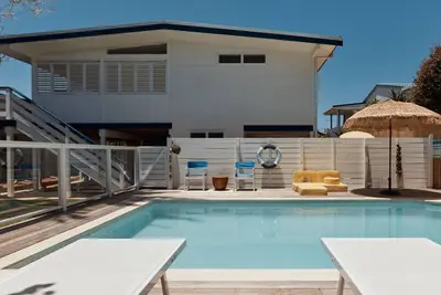 Image de Bay Properties | The Sailor Shack
