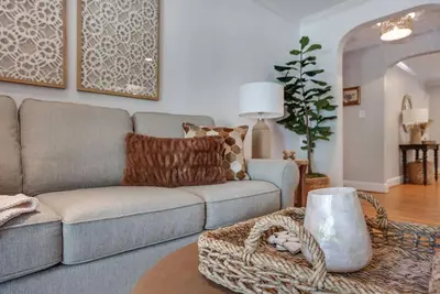 Pineview Place - Hayes Barton Itb, private outdoor oasis