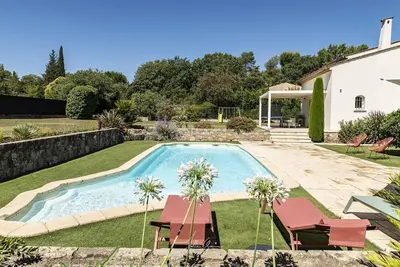 Image de Belle Villa Contemporaine Piscine chauffée Clim Jardin Calme Proche de tout