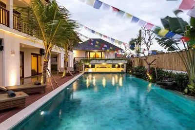 Image de Luxurious 7br Villa In Berawa - 9Min Drive To Batu Bolong Beach! W/Swim Pool!