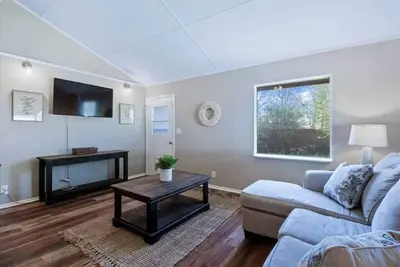 Image de Pawnee 2 - Newly Renovated Duplex