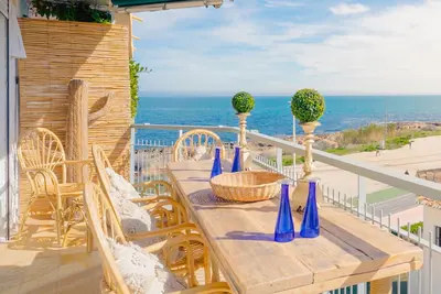 Image de Sunny Sea View Apartment