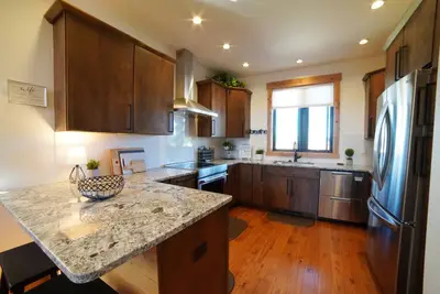 Image de Luxurious Family w\/Game Room, Themed Bedrooms, Robust Outdoor Space