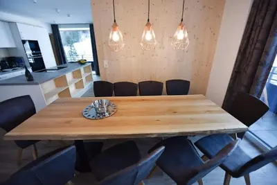Image de C(h)illas Appartements- Apartment 8-10 persons 4 bedrooms direct ski slope
