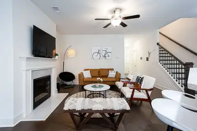 Image de ❤ of Stonecrest☀1556ft²☀Backyard☀Parking☀W/D