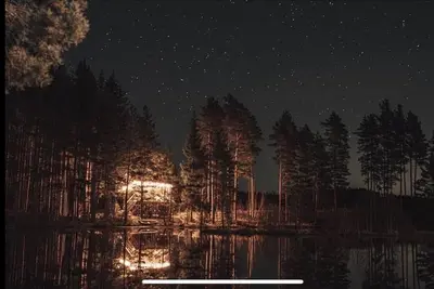 Image de Viking house in the tree! Jacuzzi, Sauna