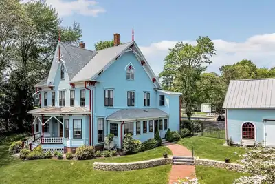 Image de Breathtaking Harwich Retreat w/ Heated Pool and Spa Rpam086