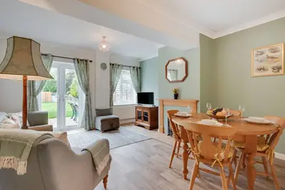 Image de 1 Pump Cottages - Trois Chambres Maison, Couchages 6