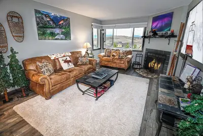 Image de Summit View- Biking & Hiking Adventures Right Outside Your Door!