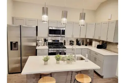 Image de Long-term Bliss: Spacious 3br Denver Haven with Ac & Spacious Yard