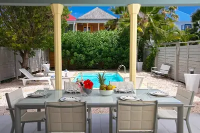 Image de Esther, Paisible villa au coeur du village de la baie orientale!