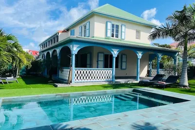 Image de Villa Silove, havre de paix au coeur du Village de la Baie Orientale!