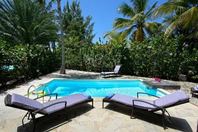 Image de Macassi 4, Charmante villa en bord de plage.