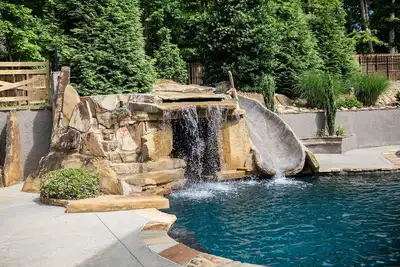 Image de Large Manor with mountain views, pool, hot tub