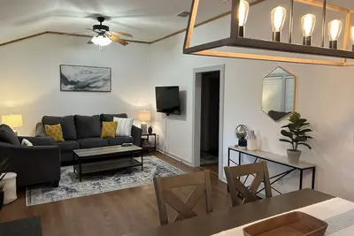 Image de Cheerful 2 Bedroom in Shiner - Close to Downtown