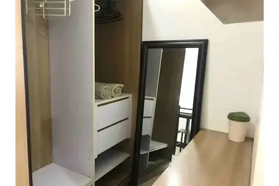Image de Tourist’S Nook near Sm/Ayala. Persimmon