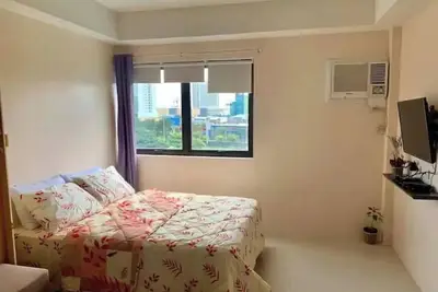 Image de New Spacious studio near Sm/Ayala Malls + fast net