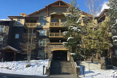 Image de Individual, Spacious, One Bedroom Condo in Upper Village Close to Slopes