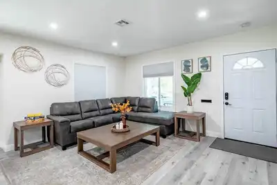 Image de Enjoy & Relax in this U · Enjoy & Relax in this Unique Pasadena Home