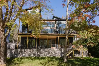 Image de Dog Friendly Retreat w/ Dock, Hot Tub & Theater