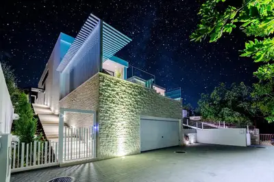 Image de Alluring Sutivan Villa | 3 Bedrooms | Villa Brac Peace | Private Infinity Pool & Gym