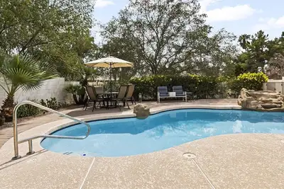 Image de Cozy Chandler home with private pool!