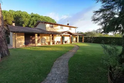 Image de Villa immersed in the countryside and tranquility 5 min from Arezzol