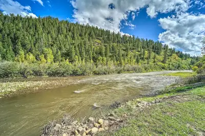 Image de Serene Dolores Cabin w/ Patio & River Access!
