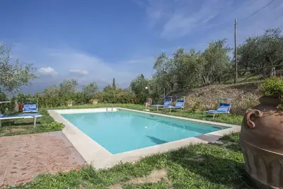 Image de Maison de vacances privée avec bain à remous, piscine privée, Wifi, Tv, terrasse, parking