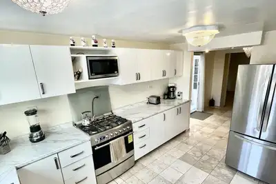 Image de Remodeled Private Safe Gated Community Townhome, with 24/7 security