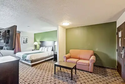 Image de Coratel Plus Deluxe Suite 1 King Bed with Sofa Non Smoking Oversized