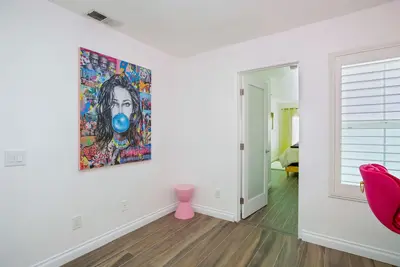 Image de Glamorous Desert Retreat! Walking distance from festivals