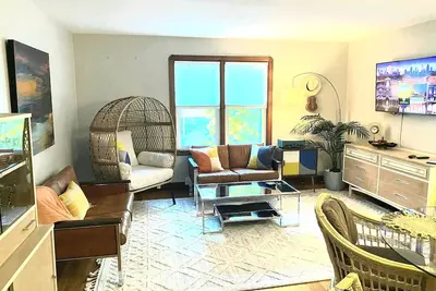 Image de Craftsman with Private Quaint Relaxing Garden Near Hamlin