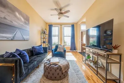 Image de Lovely 2 Bed. 3 Miles from Dt w/ Free Parking