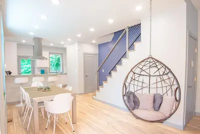 Image de Modern 3 Bedroom Home Minutes to Downtown Cincinnati