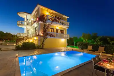 Villa 'Odysseus - Zante View' avec vue sur la mer, piscine privée et Wi-Fi.