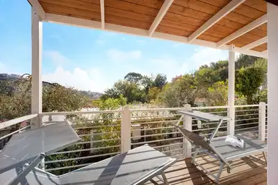Image de Mobile Home Next 230' avec piscine, terrasse privée et Wi-Fi