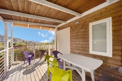 Image de Mobile Home Next 231' avec piscine, terrasse privée et Wi-Fi