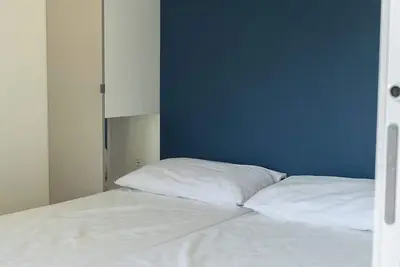 Image de Mobile Home Charme 177 avec piscine, terrasse privée et Wi-Fi