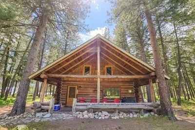 Image de Goat Wall Cabin: log cabin retreat on the meadow