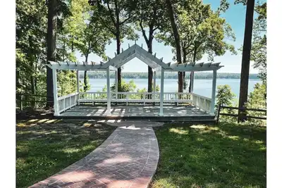 Image de “WaterView” The Manor house, waterfront property with stunning views
