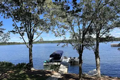 Image de Lakefront home - Walk to restaurants - Deep water - Location! !