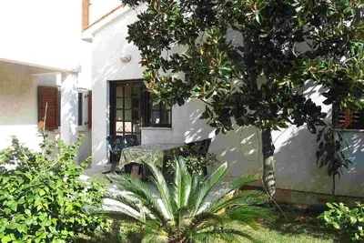 Image de Apartment in Pješčana uvala, family friendly, close to the beach, quiet, WIFi, up to 4 people