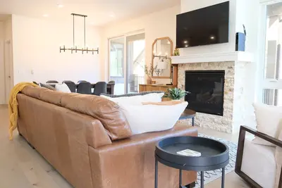 New! Luxury Keystone Condo with Mountain Views
