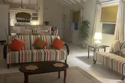 Image de Spacious, modern and well-situated residence - 5mins walk to the beach!