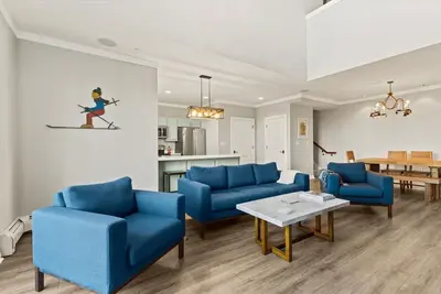 Image de New Renovated 3br/4bth Condo Sleeps 10 Gym Heated Pool Walk to Stratton Mtn