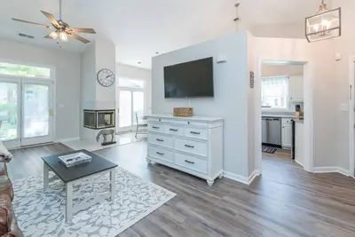 Image de Southern Charm - 2br - Bbq - Walk to Kroger Field