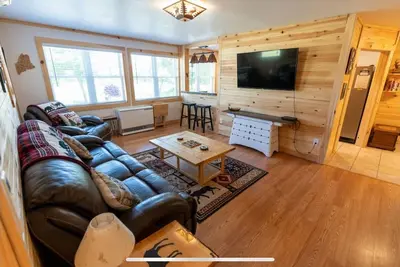 Image de 3 bedroom Lakeside Home Embden Pond