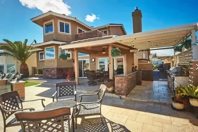 Image de Waterfront home in Spring Valley Lake.