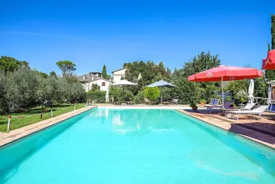 Image de Belle maison à Spoleto avec cuisine